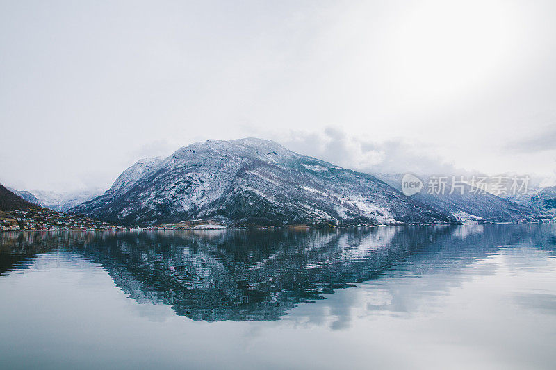 挪威冬季的n øyfjord